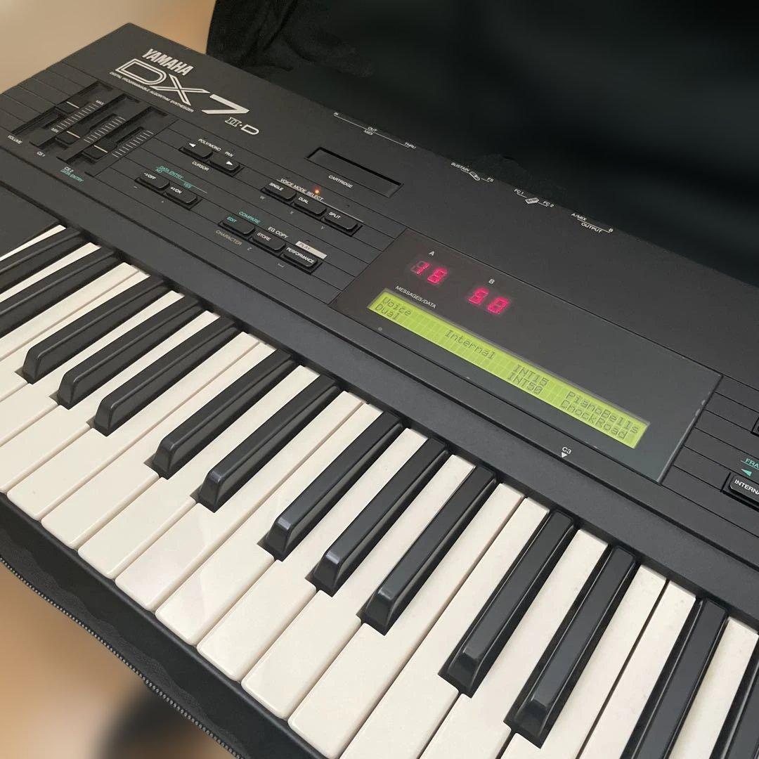 YAMAHA DX7 ⅡD ソフトケース付き