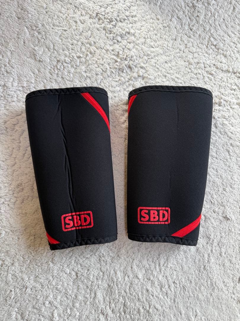 SBD ウェイトトレーニング ニースリーブ Lサイズ ブラック/レッド