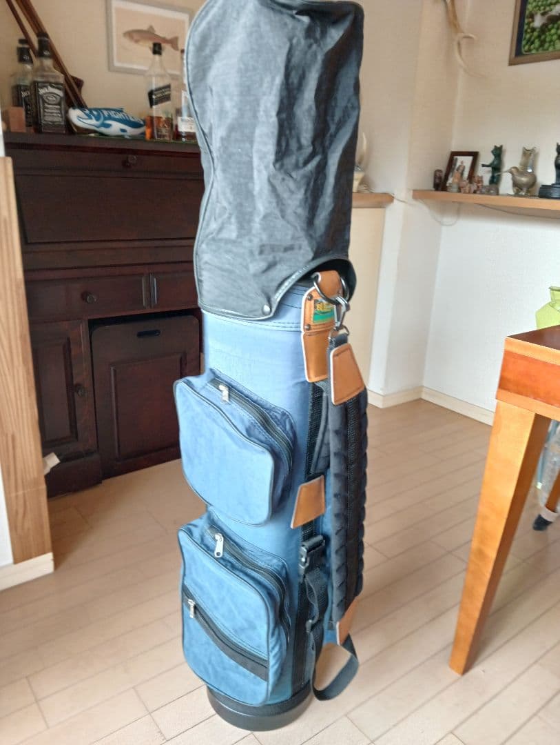 BURTONレディースキャディバッグ　軽量2．２kg, made in USA.