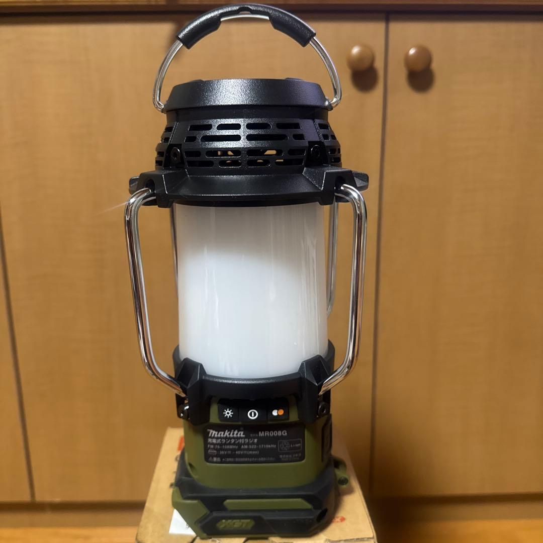 【新品未使用品】マキタ　40V充電式ランタン付ラジオMR008GZO 本体のみ