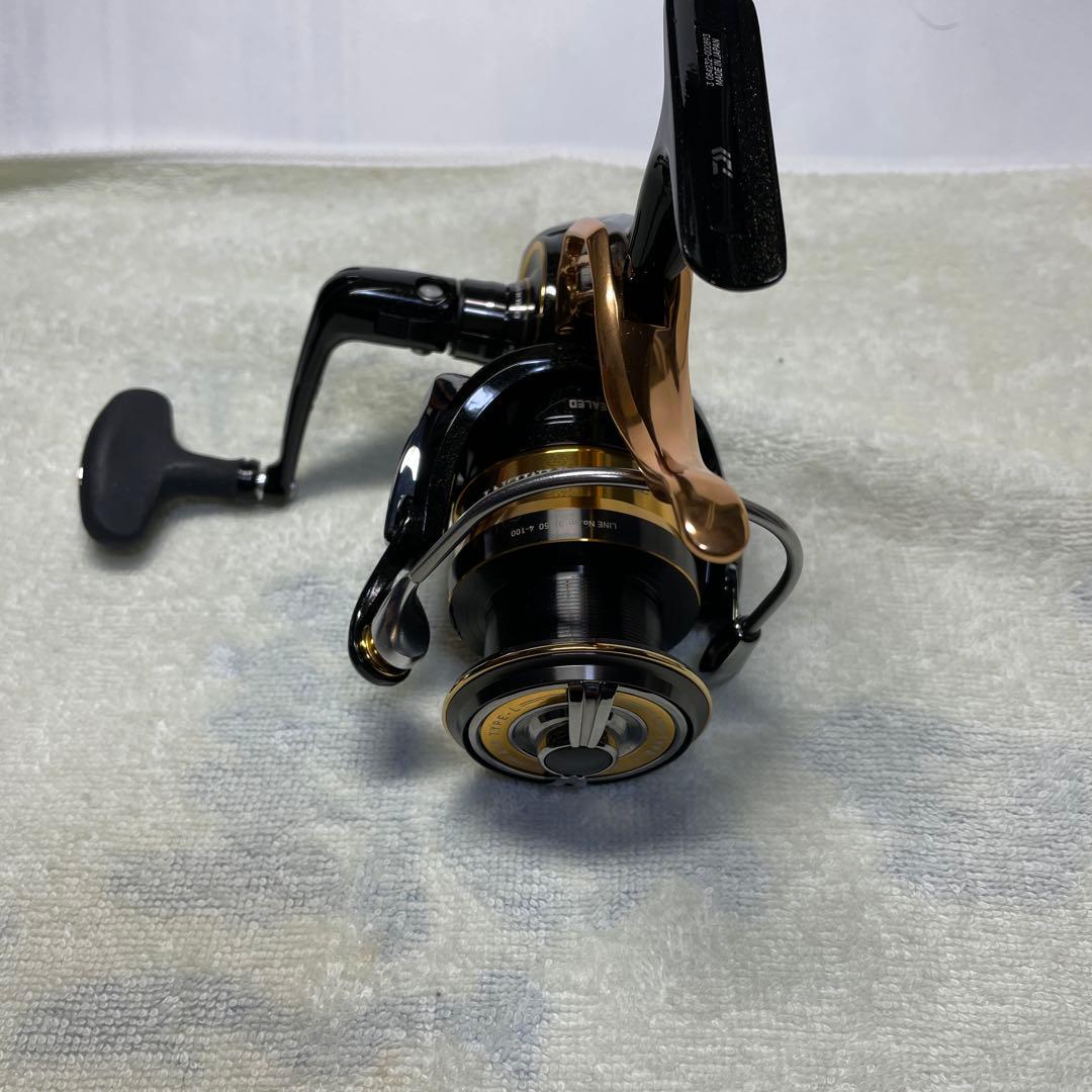 リール Daiwa 22TOURNAMENT ISO 2500XH-LBD