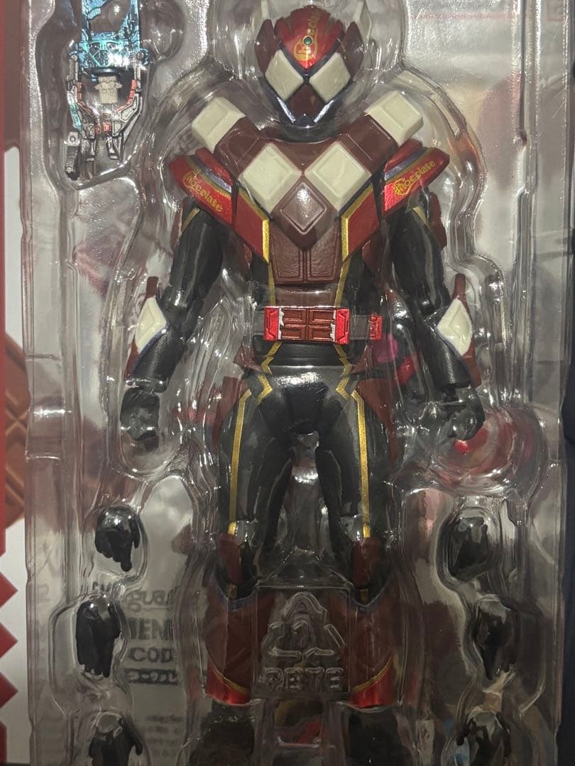 S.H.フィギュアーツ 仮面ライダーヴァレン チョコドンフォーム