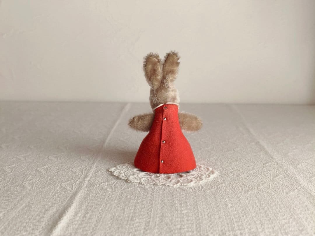 * vintage steiff ❀ * 赤いワンピースの ウサちゃん