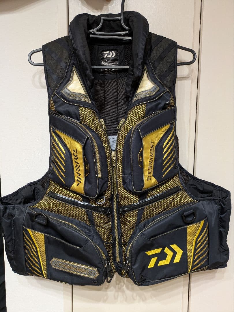 Daiwa Tournament ライフジャケット 黒/金