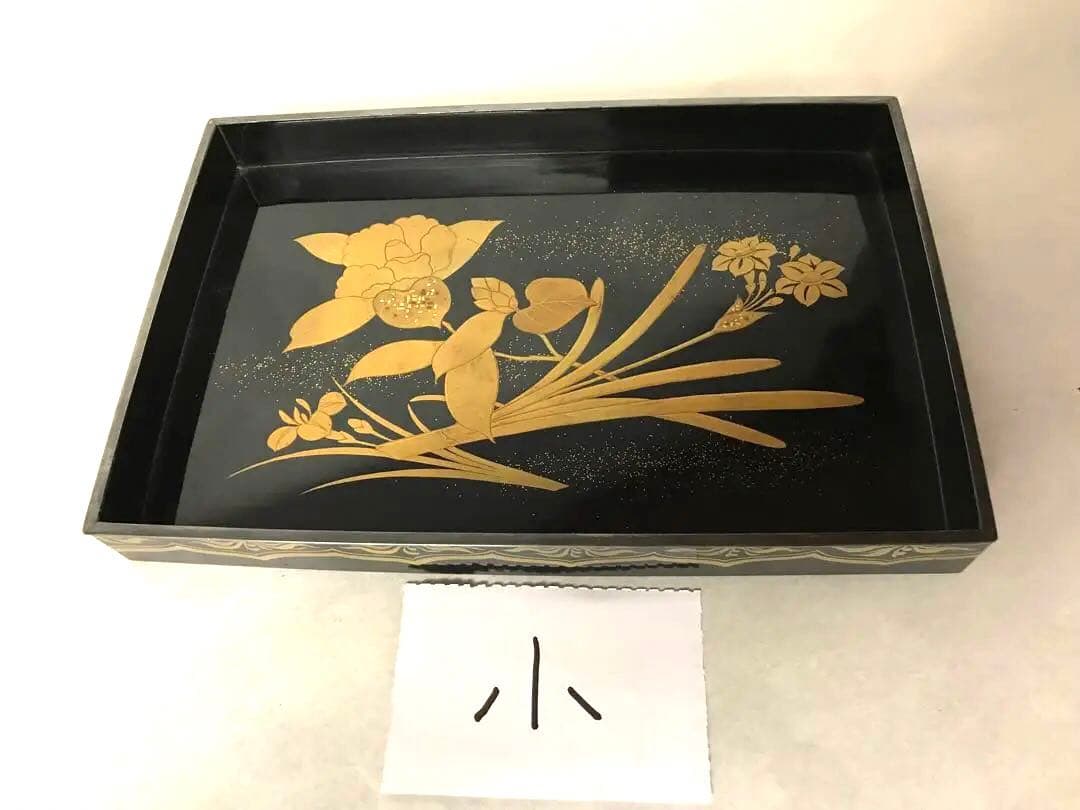 草花文蒔絵角盆(大・小)