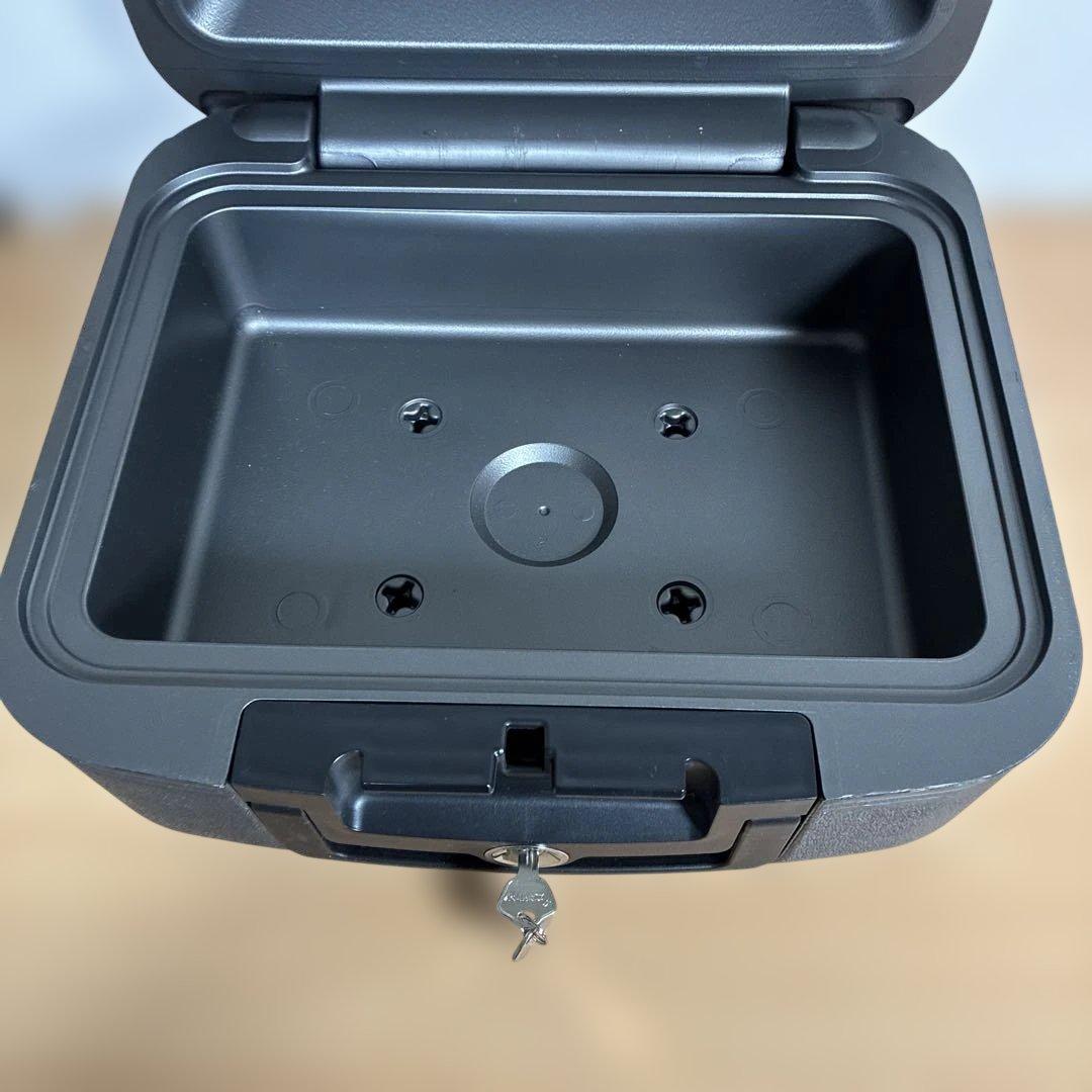 SentrySafe セキュリティケース 鍵２個付き　耐火 防水