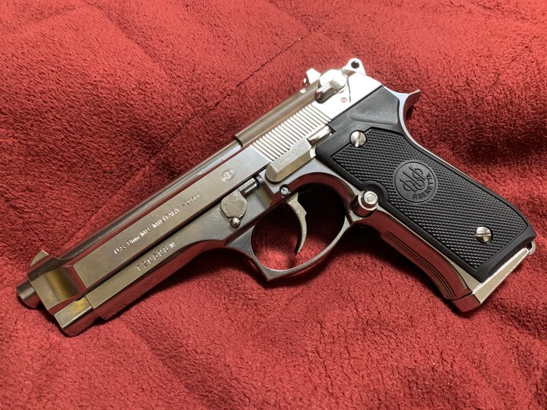東京マルイ　M92F シルバー　ベレッタ実物グリップ
