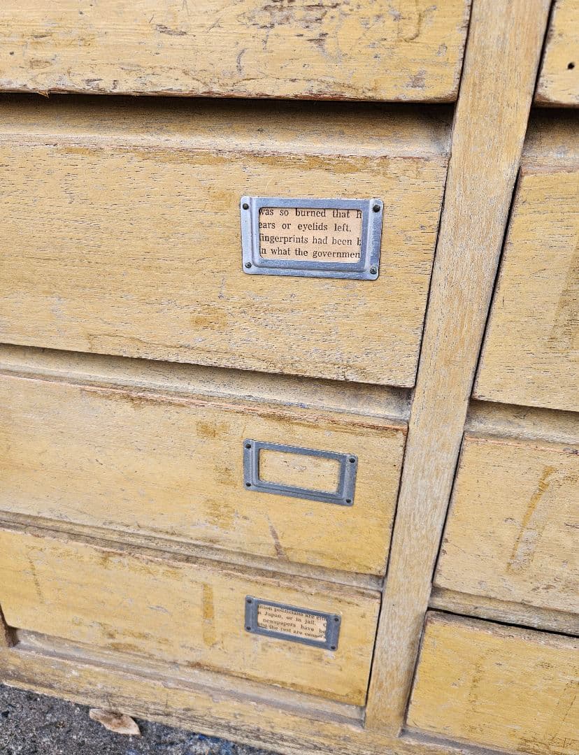 USヴィンテージ 古い木の小引出し 24杯 ファイルキャビネット 収納 古家具