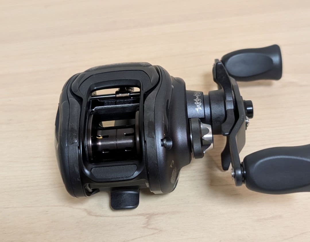 【超超美品】GAN CRAFT ガンクラフト T3 MAGO ベイトリール