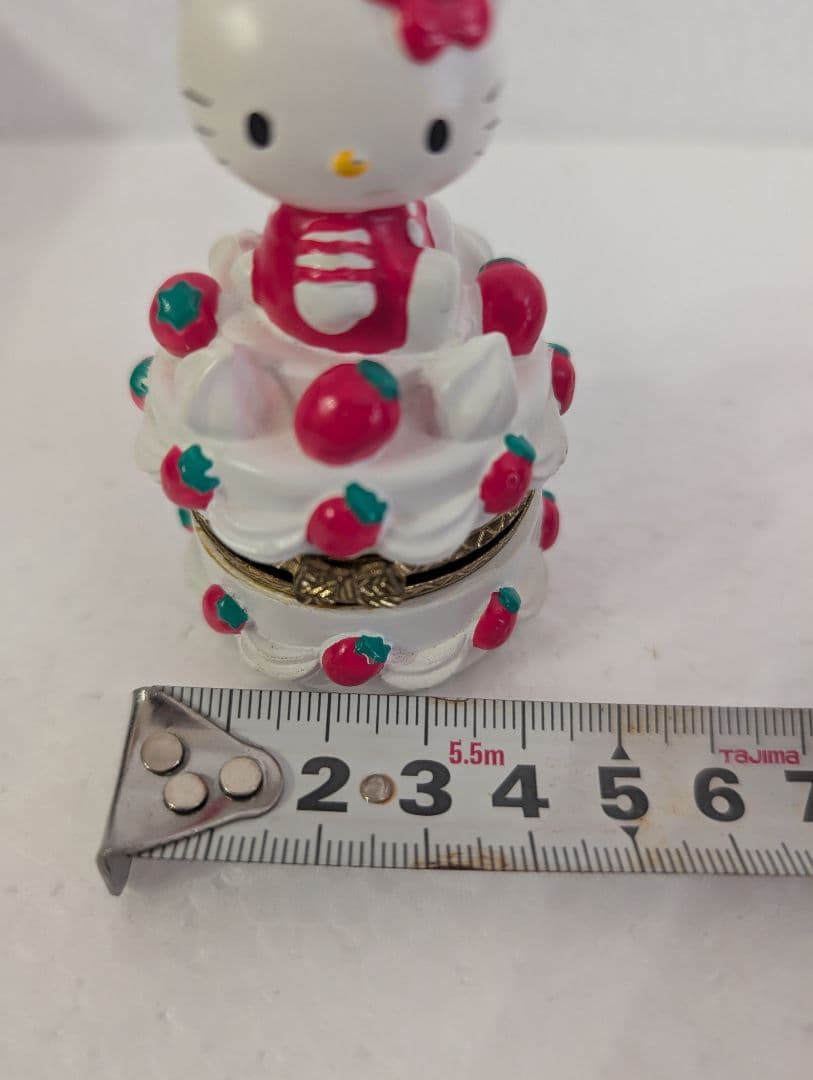 ハローキティ イチゴケーキ型 小物入れ