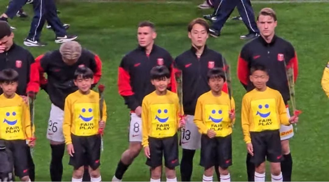 2025 浦和レッズ トラックジャケット　アンセムジャケット　長袖　XLサイズ