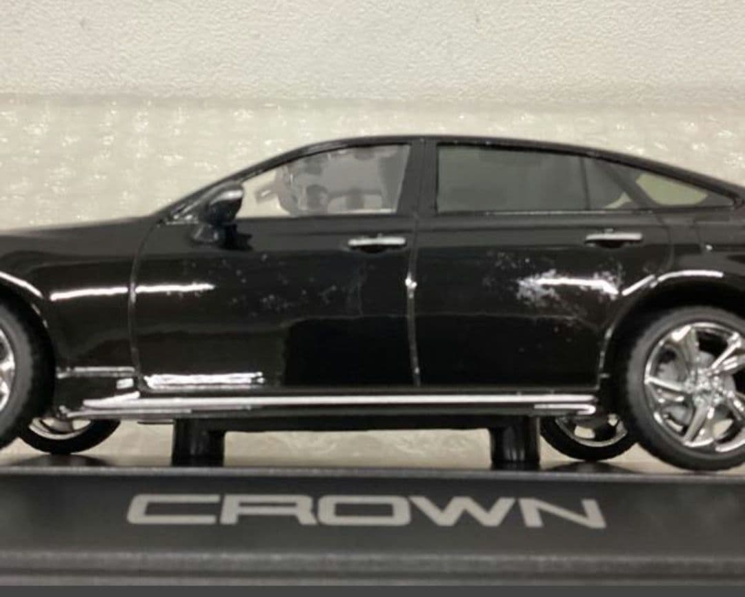 1/30 トヨタ クラウン RS Advance 2.0Lターボ 黒　　8/14