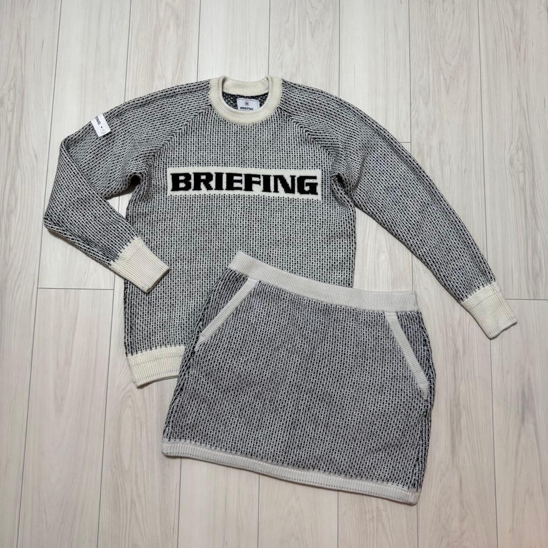 ブリーフィング セットアップ ゴルフ　レディース　秋冬　セーター スカート 白