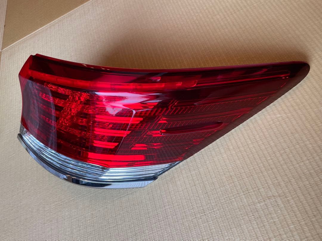 クラウンロイヤル AWS210 GRS210 純正 右テールランプ