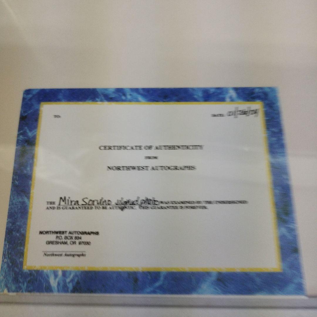 ハリウッド女優　ミラ・ソルヴィーノ　直筆サイン入り8Ｘ10 フォト　証明書付き