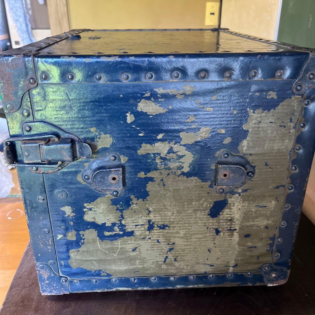 ヴィンテージ金属製　軍？ボックス