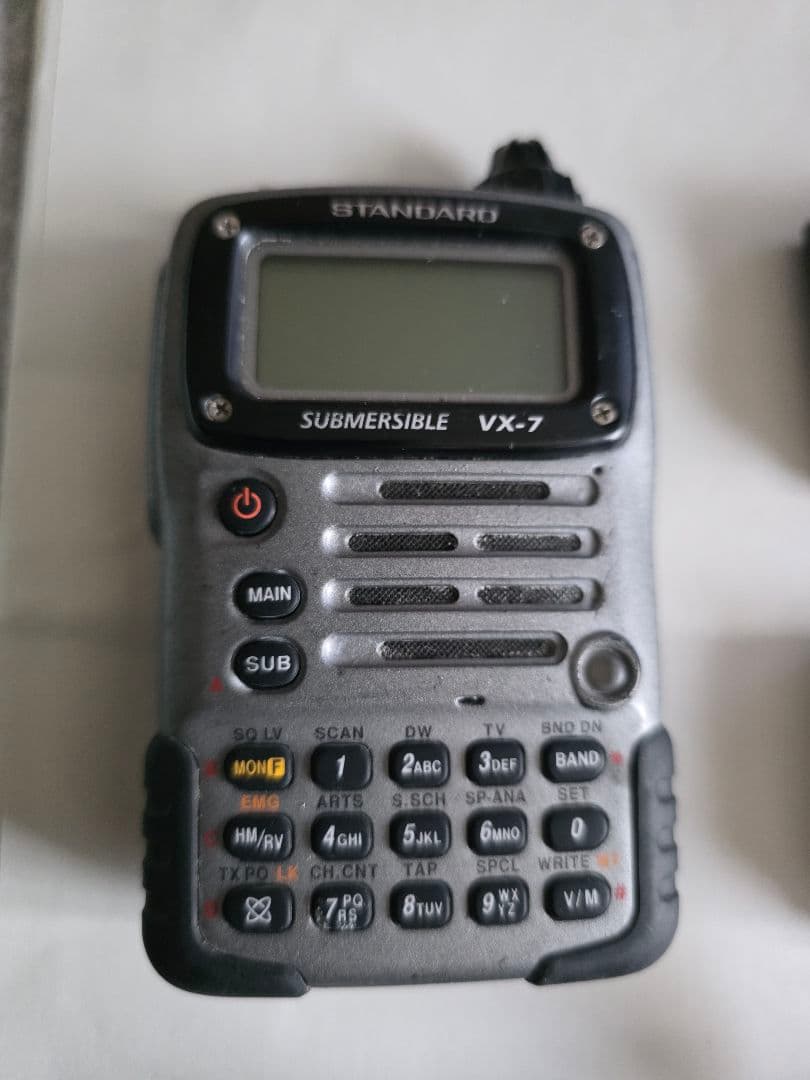 VX-7 スタンダード 50 144 430MHz＋広帯域受信機能ハンディ
