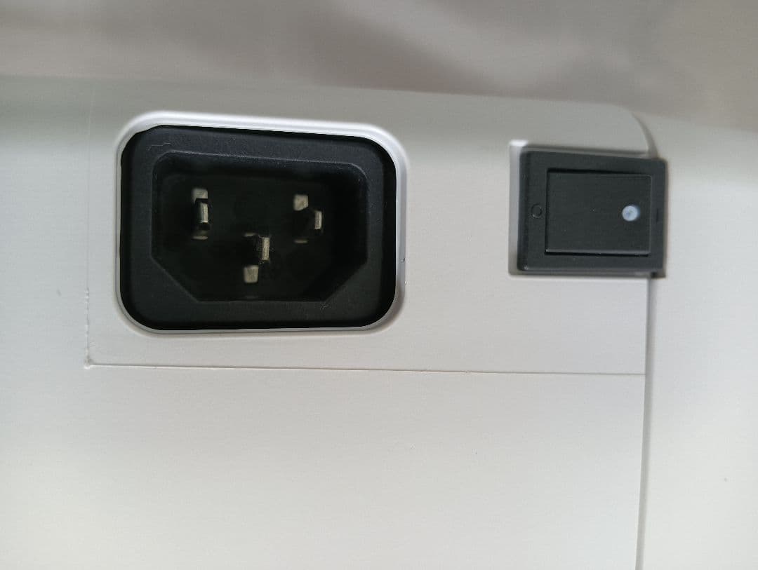 卓上型自動紙折り機 ORUMAN MA40