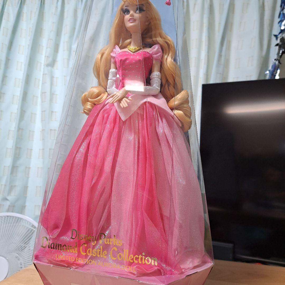 ディズニーダイヤモンドキャツスルコレクション　眠れる森の美女　オーロラ姫　ドール