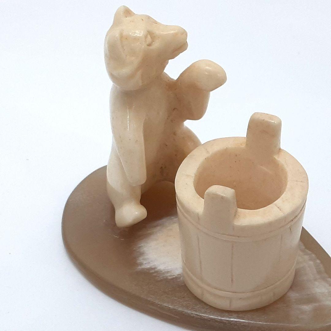 Y1701-2 最高級極上 熊と桶 置物 天然素材 重量85.7g