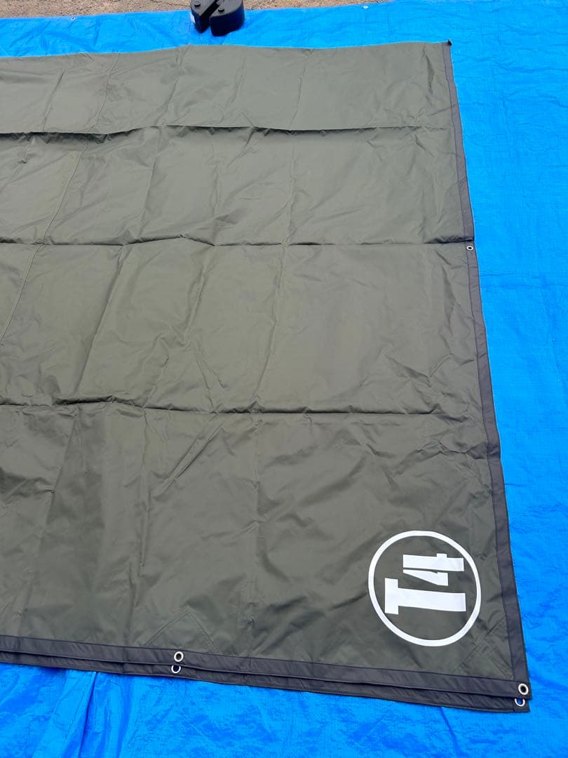 【美品】ナショナルジオグラフィック BASE CAMP T-4