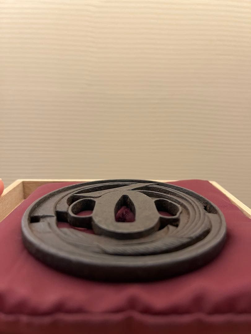 鉄製 鍔(つば) 円形 波状模様