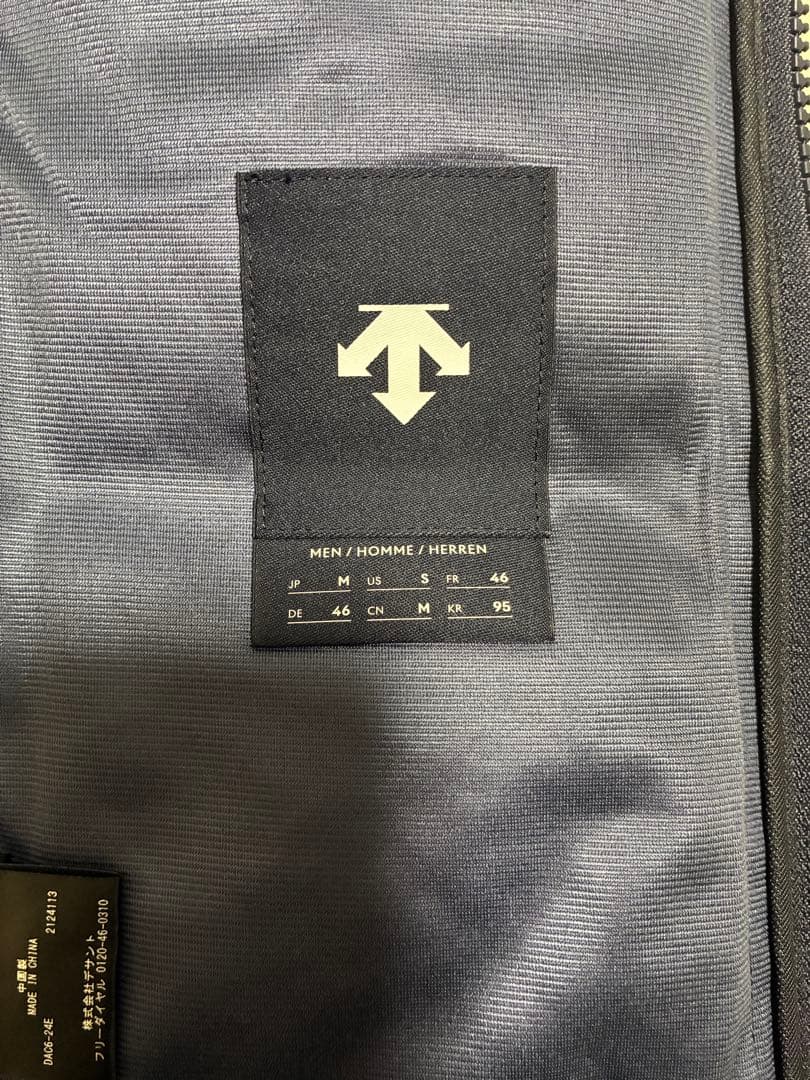 ★新品　デサントg-arc collection ハイブリッドダウンジャケット