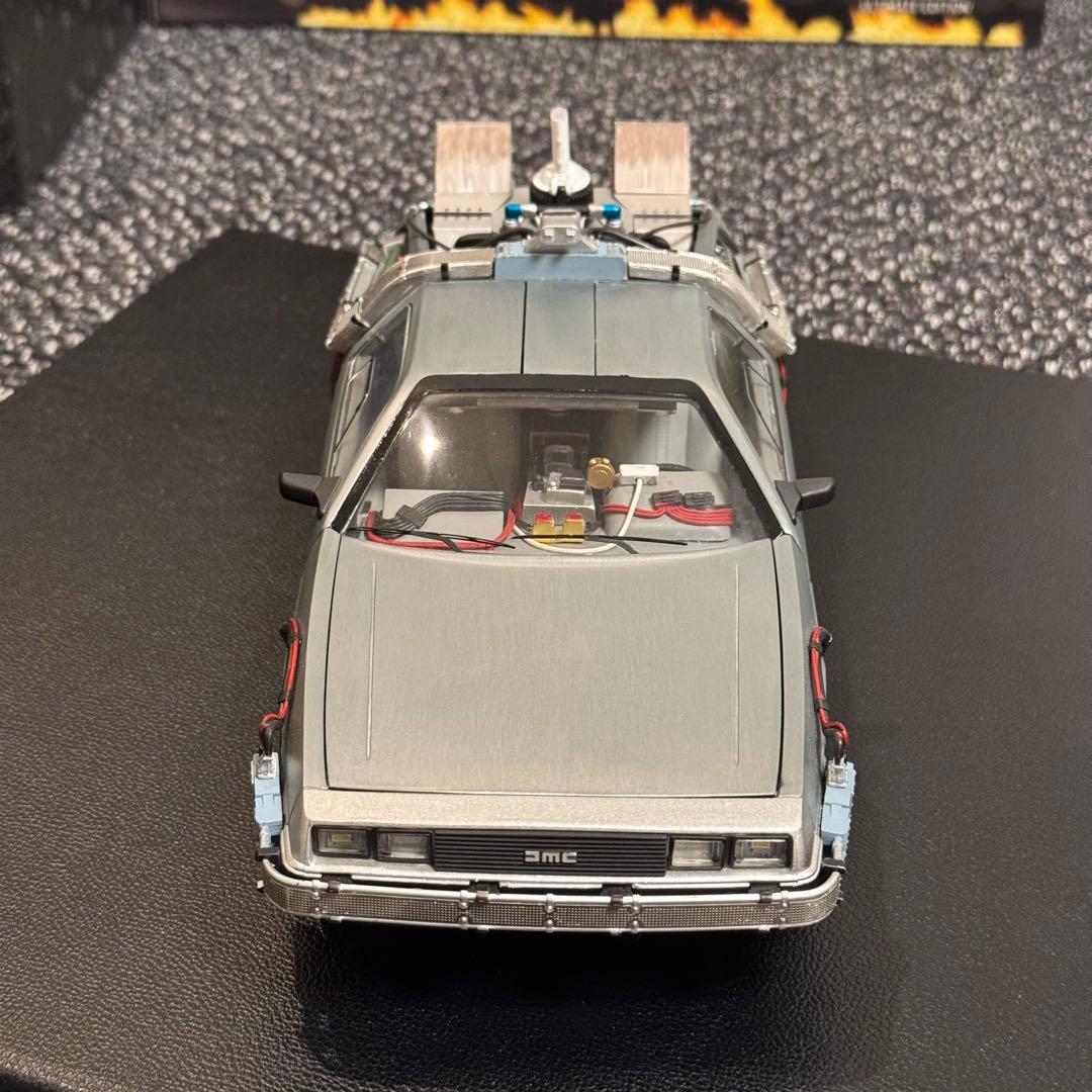 デロリアン 1/18 アルティメットエディション バックトゥザフューチャー