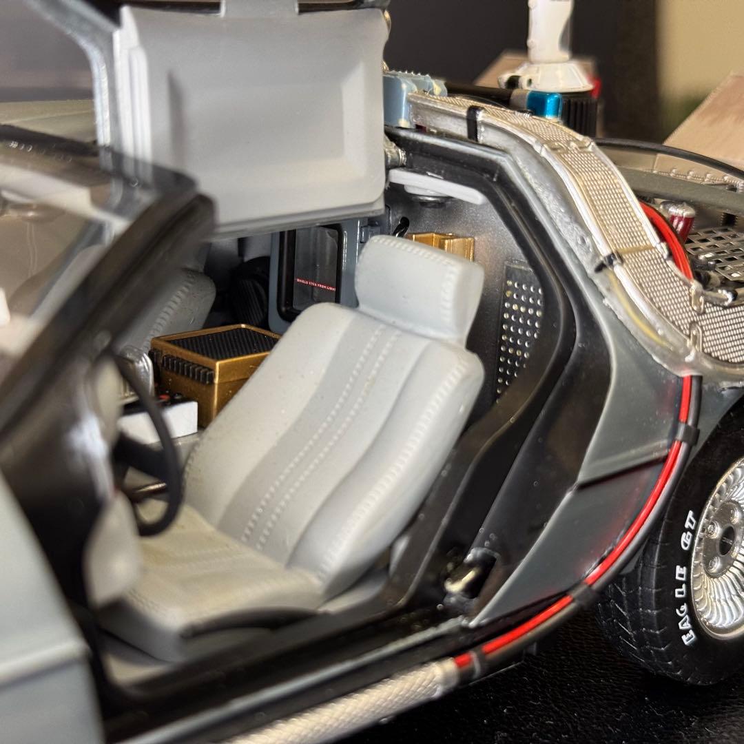 デロリアン 1/18 アルティメットエディション バックトゥザフューチャー