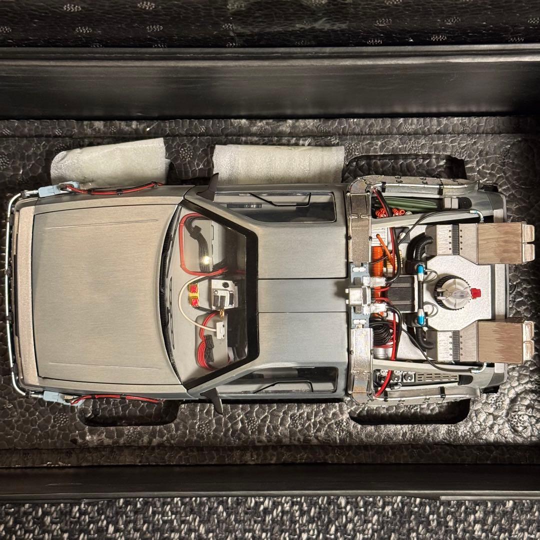 デロリアン 1/18 アルティメットエディション バックトゥザフューチャー