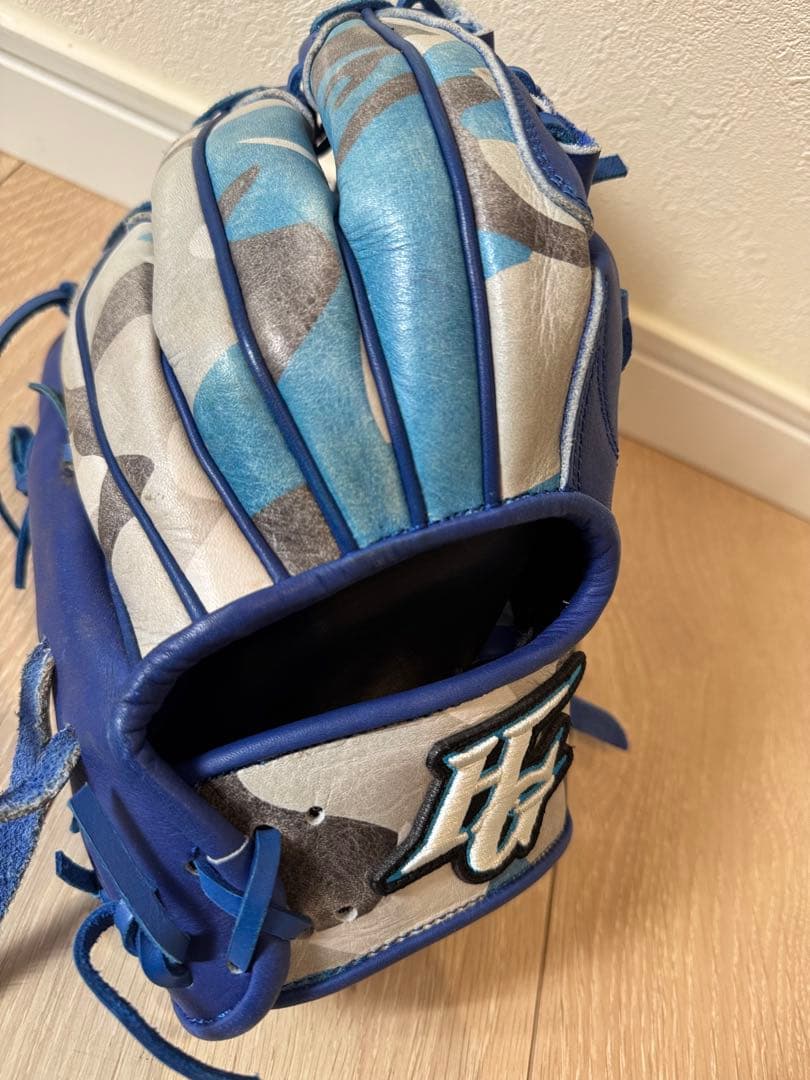 HG 軟式グローブ 青とグレー迷彩ハイゴールド