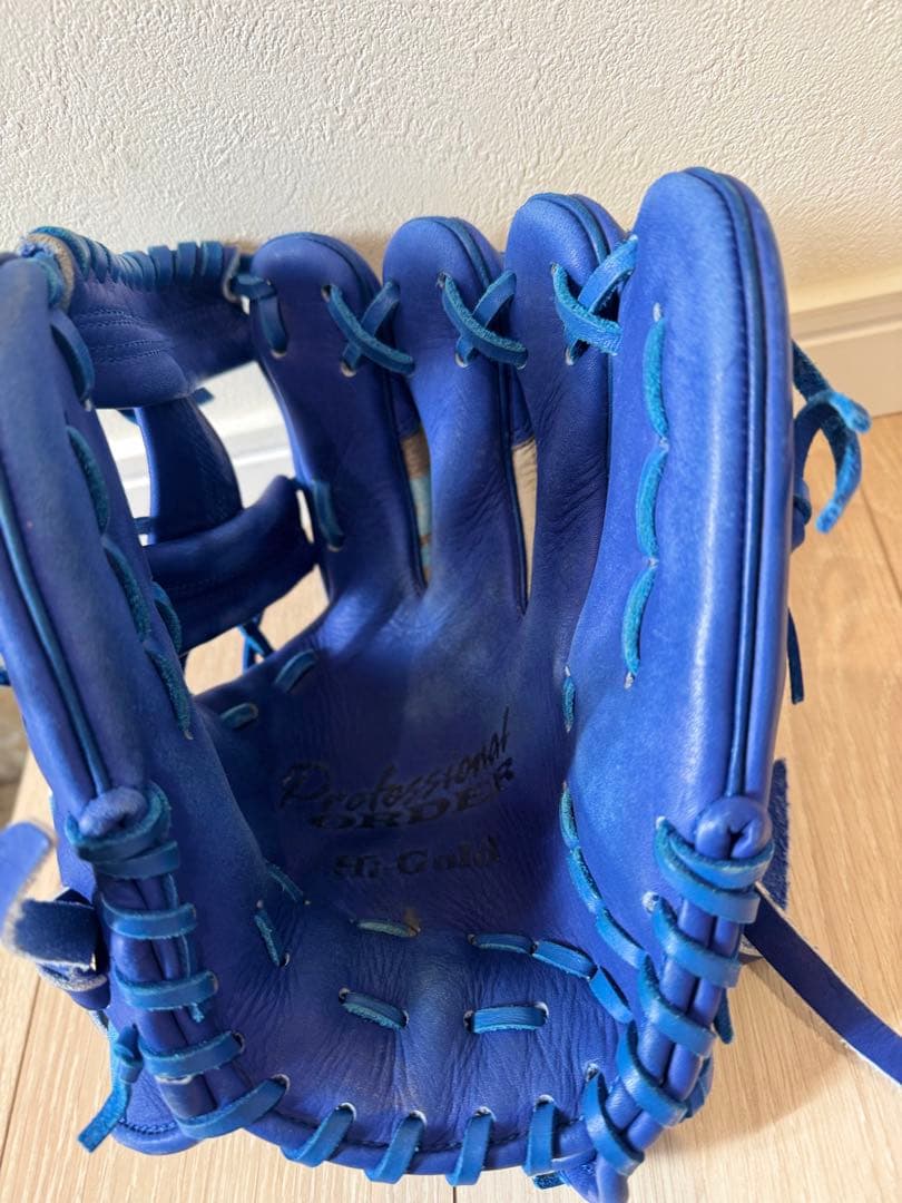 HG 軟式グローブ 青とグレー迷彩ハイゴールド