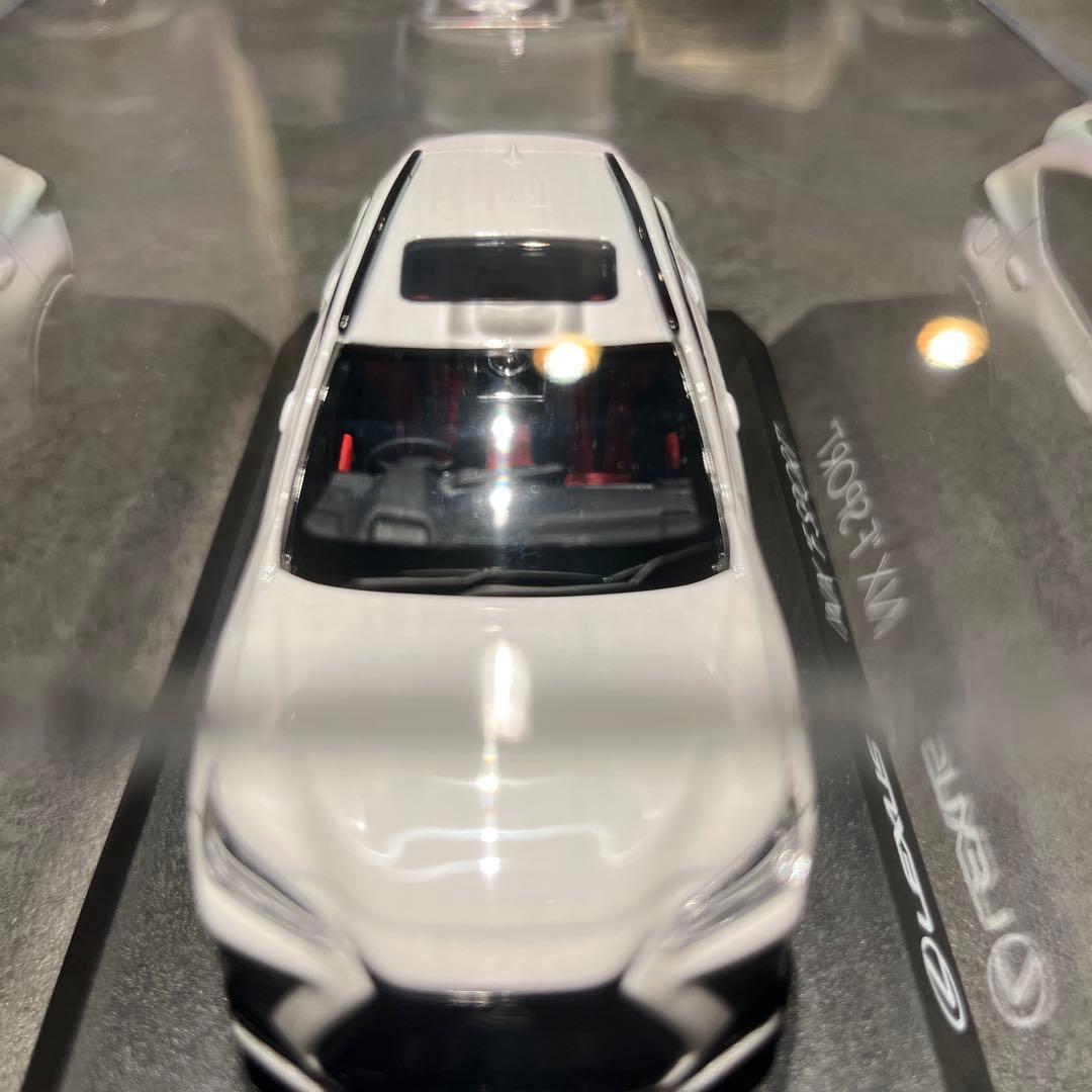 レクサス　Lexus NX F SPORT ホワイトミニカー 1/43