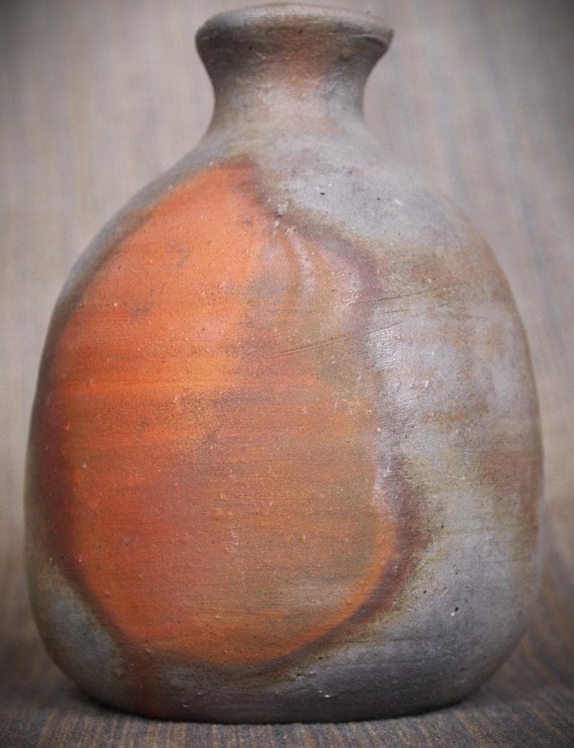 人気作家★中村和樹【師：中村真・中村六郎】★備前【窯変】徳利①★共箱・布