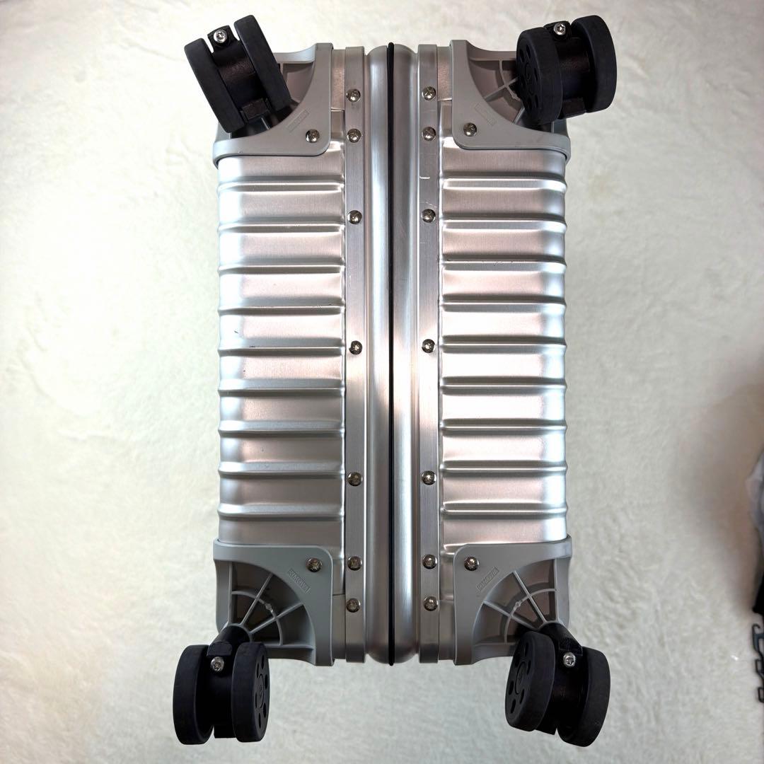 リモワ クラシック キャビンS 33L 機内持ち込み アルミ 正規品