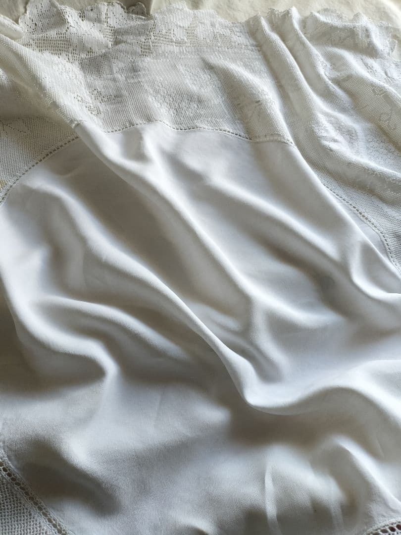 英国　Vintage　蝶々whiteクロッシュレース　テーブルクロス