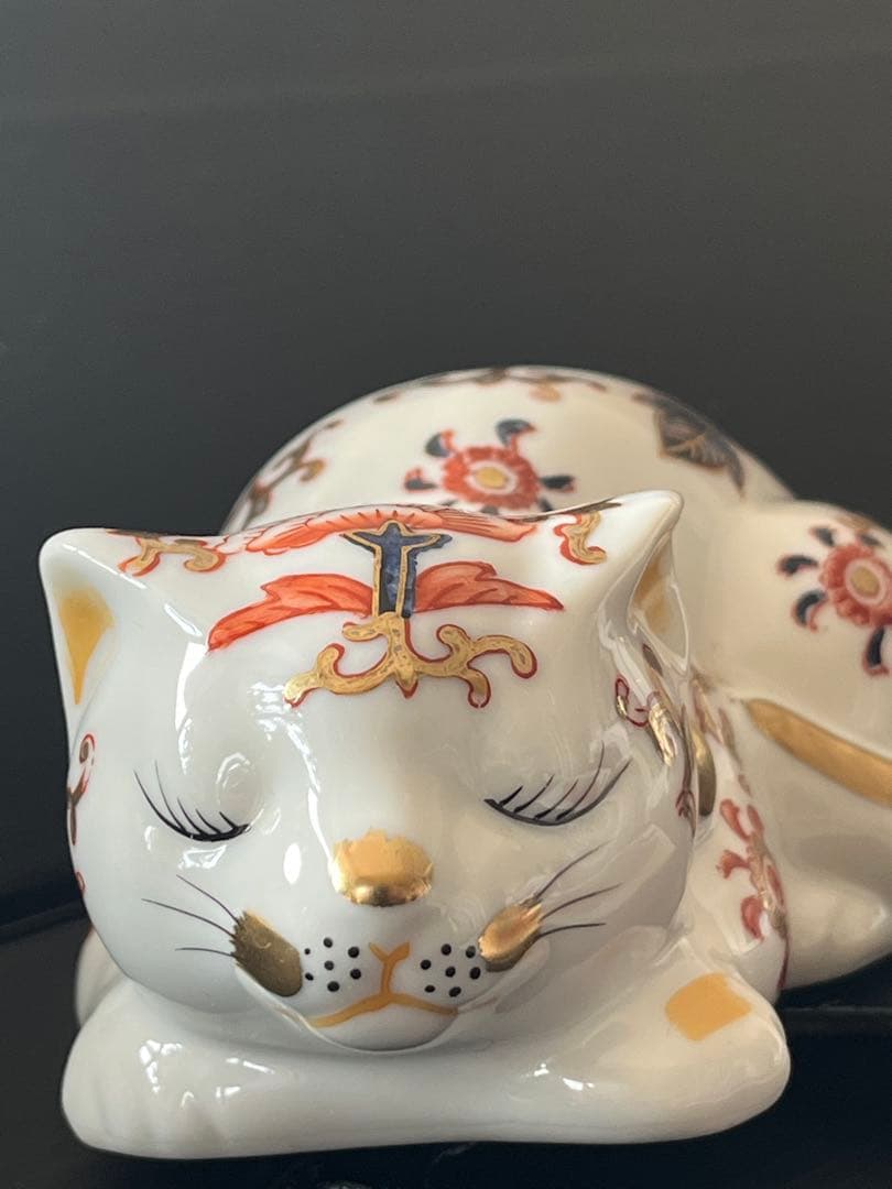 伊万里焼の眠り猫　陶器　置物　美品　レトロ