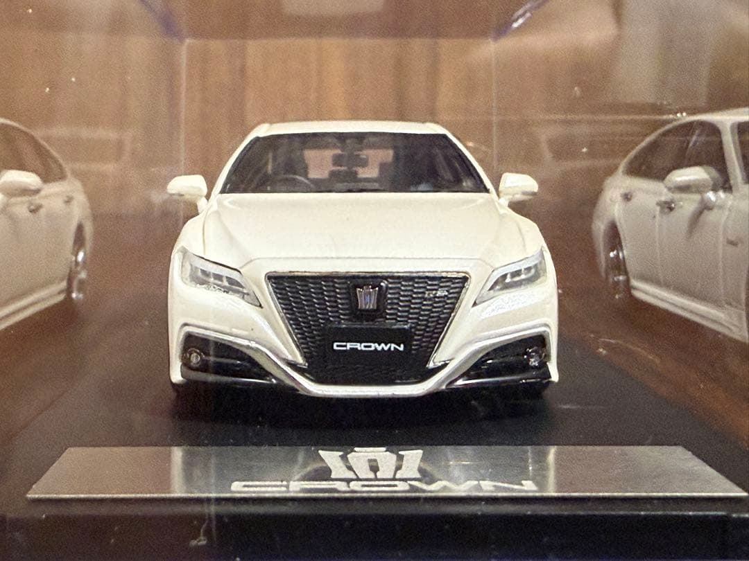 トヨタ クラウン 220系1/43ミニカー　MARK43