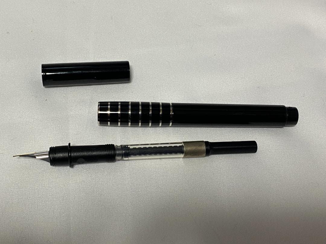 希少 LAMY 万年筆 アクセント エイトリング 14K ペン先F