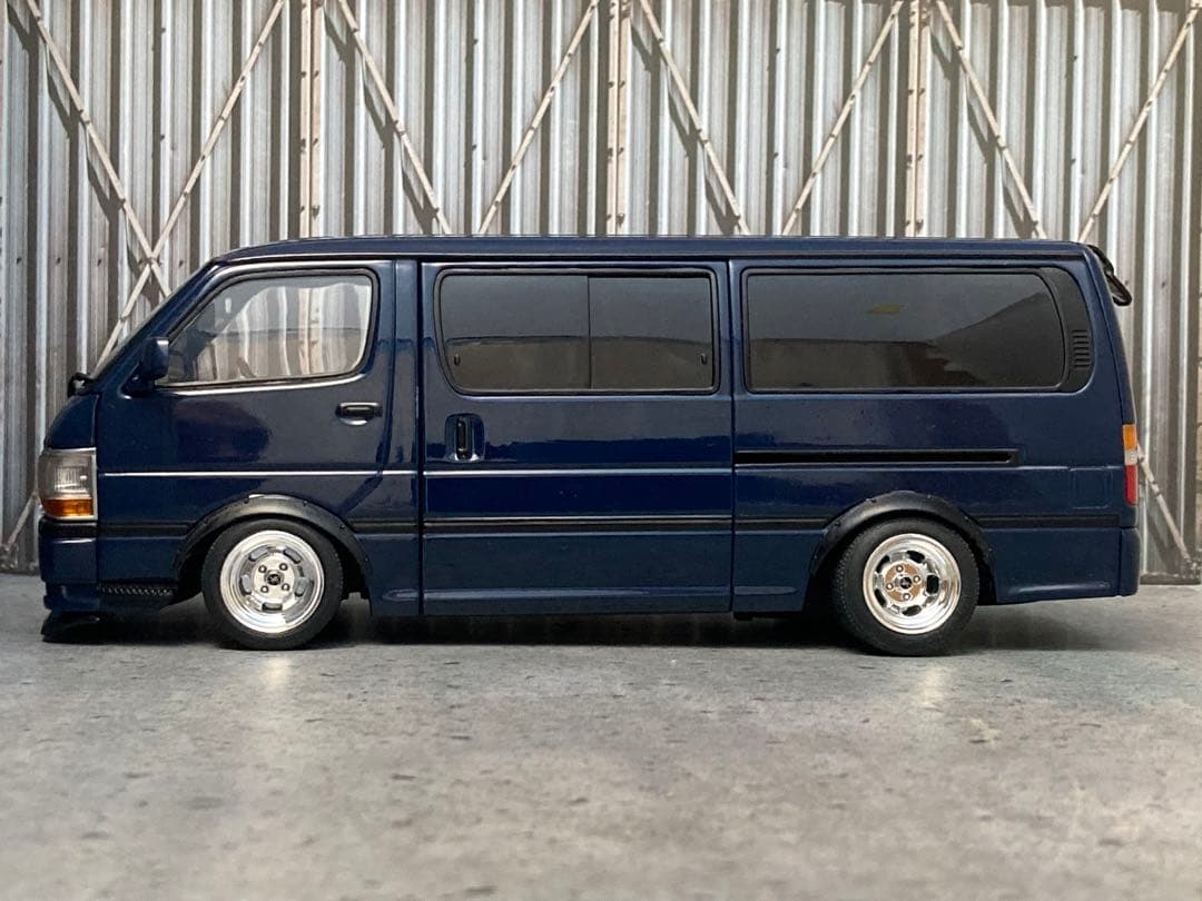 1/24ハイエースバン（100系）カスタム品