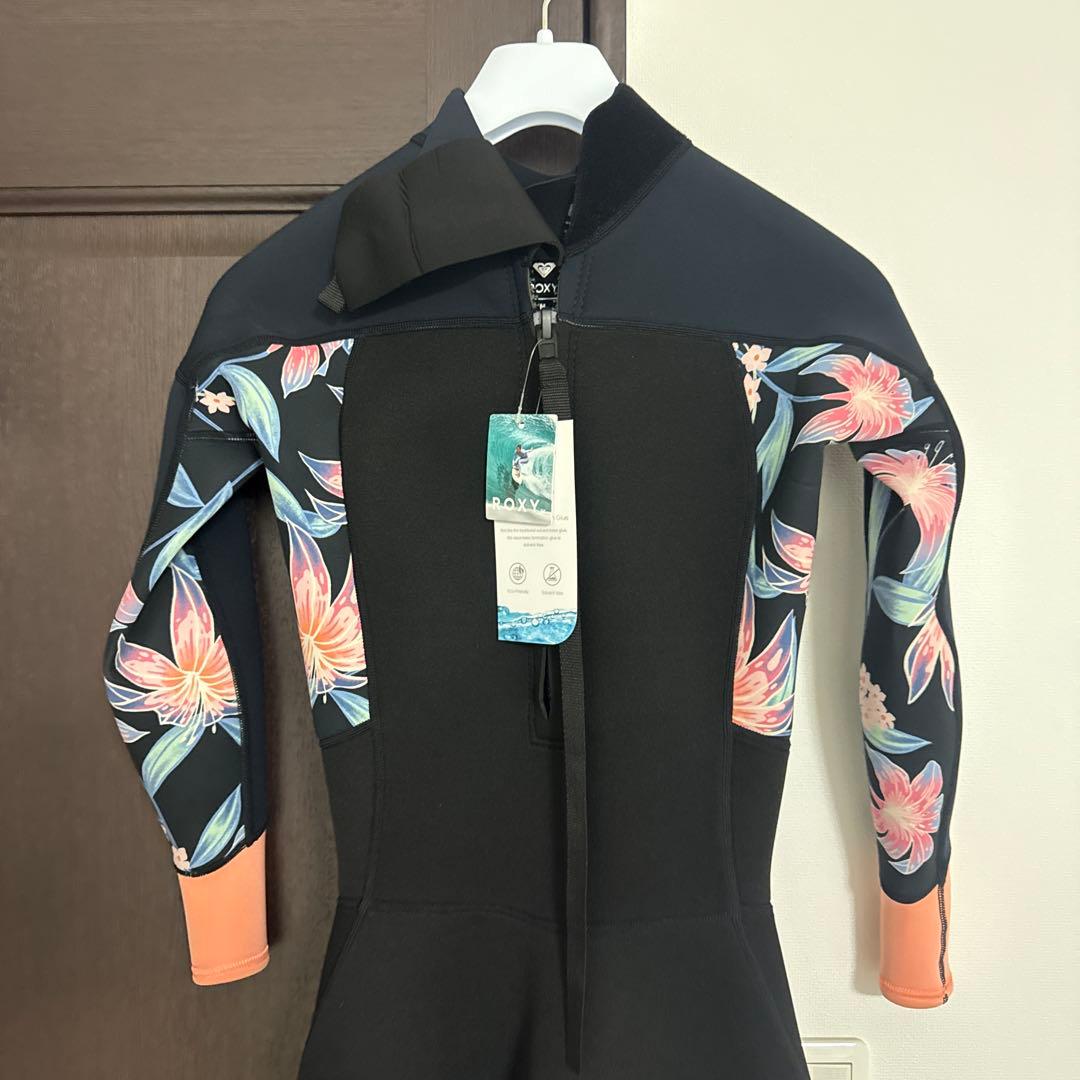 ROXY フラワーパターン フルスーツ