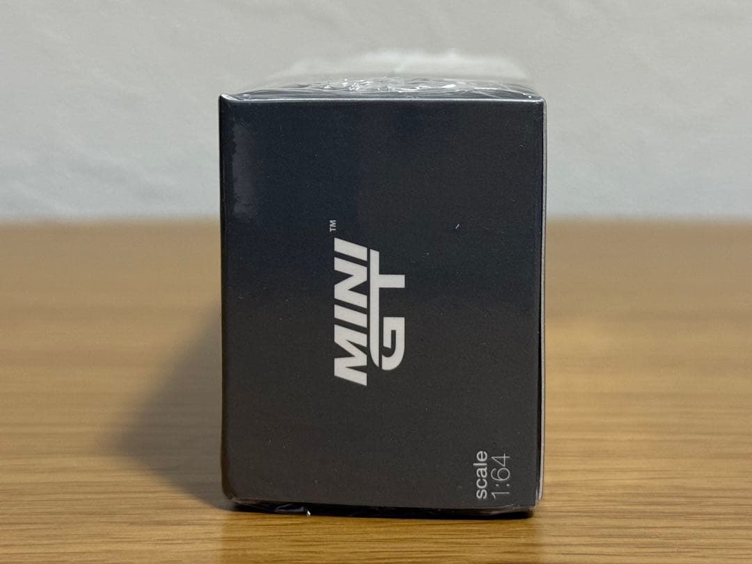 新品未開封 ブガッティ シロン 1/64 MINI GT ミニカー Chiron