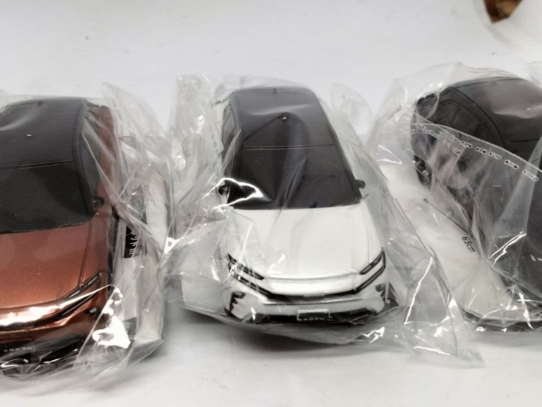 トヨタ　クラウンスポーツ　かぷえぼ　カプセルトイ　ガチャガチャ　カラーサンプル