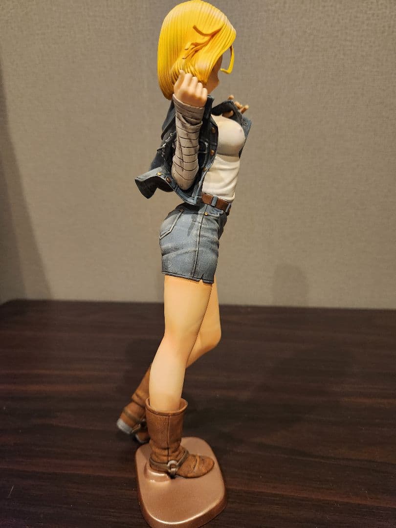 glitter&glamours 18号　フィギュア グリッターグラマラス　生足