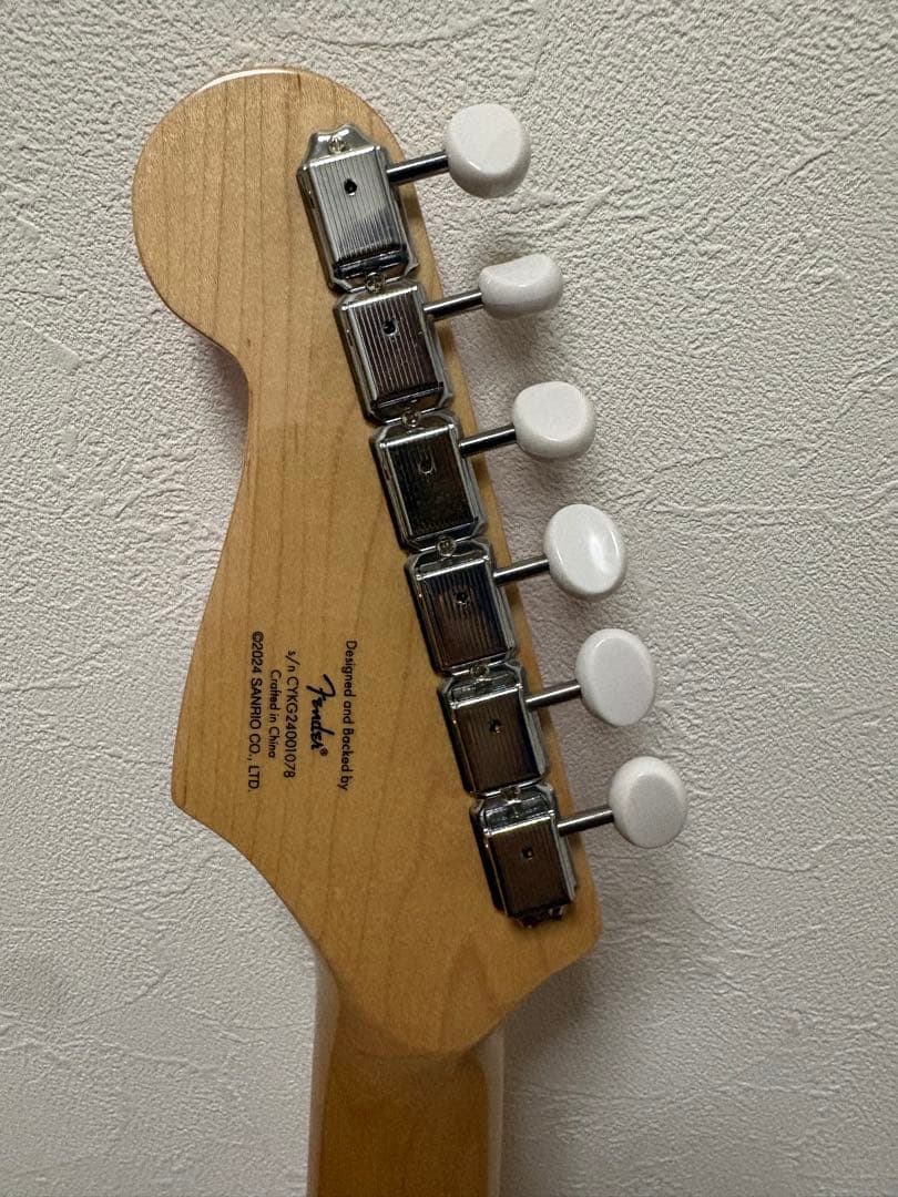 Squier by Fender Stratocaster ハローキティ 未使用