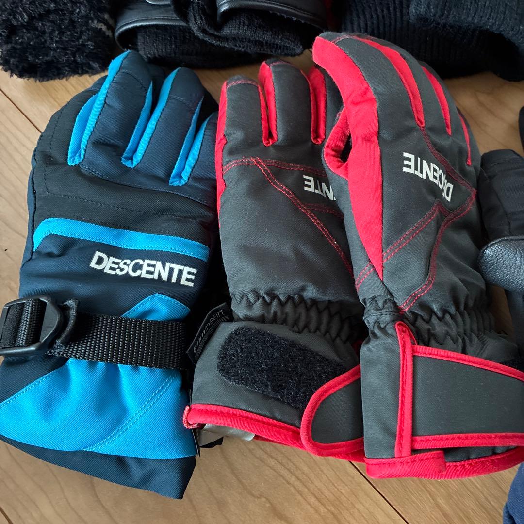 DESCENTE 冬用グローブ・ソックス・ニット帽セット