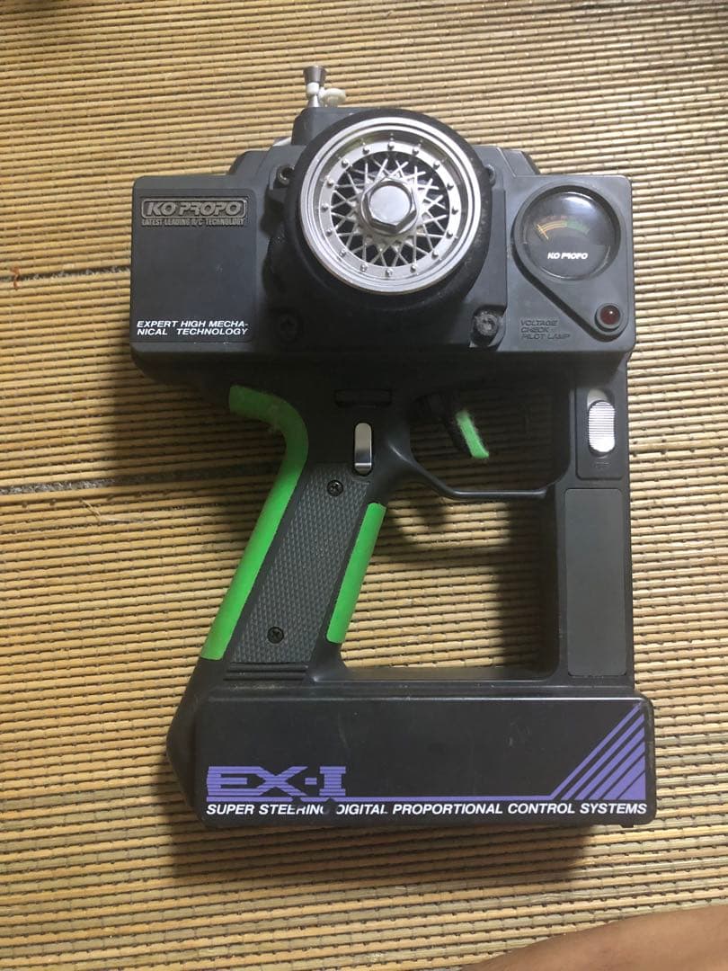 値引き可！ラジコン　京商 1/8 スカイライン カルソニック　エンジンカー