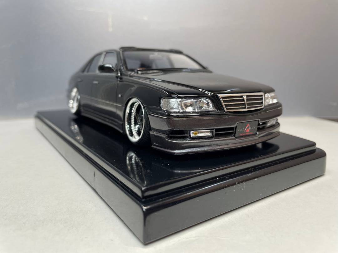 アオシマ　1/24プラモデル完成品 Y33シーマ