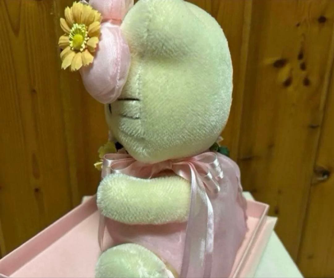 ハローキティ ぬいぐるみ 花飾り付き　保証書付