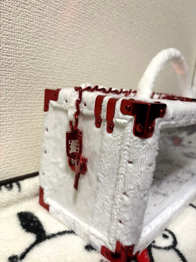 エンジェルシャンパン ホリデーエディション レザータイプ レッド 空き箱 鍵付き